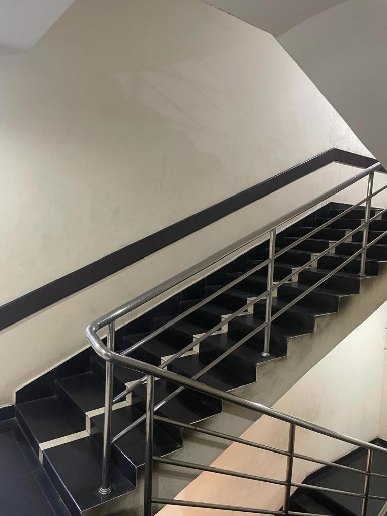 Blossom Rooms Hotel Vashishtha - Free Lunch Or Dinner- Free Breakfast Hyderabad Exterior foto