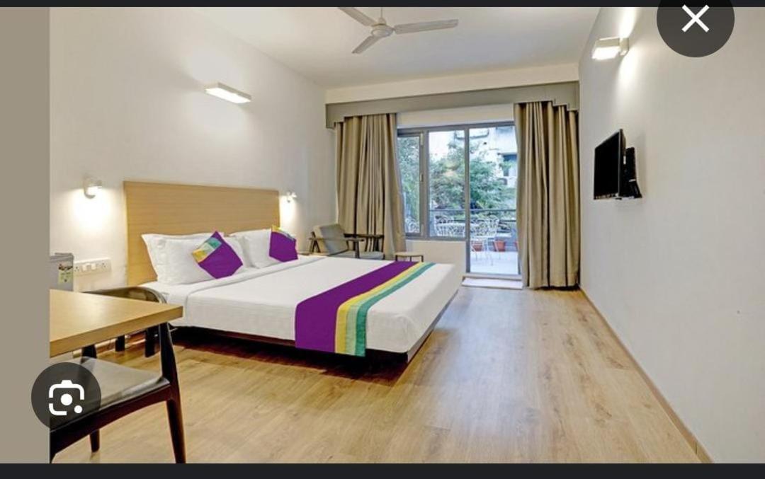 Blossom Rooms Hotel Vashishtha - Free Lunch Or Dinner- Free Breakfast Hyderabad Exterior foto